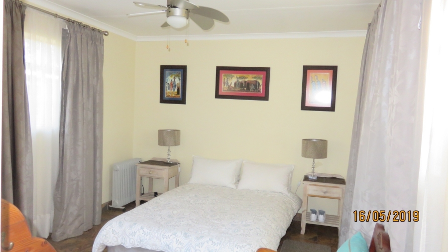 5 Bedroom Property for Sale in Theoville Gauteng