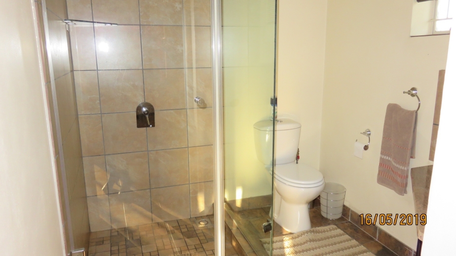 5 Bedroom Property for Sale in Theoville Gauteng