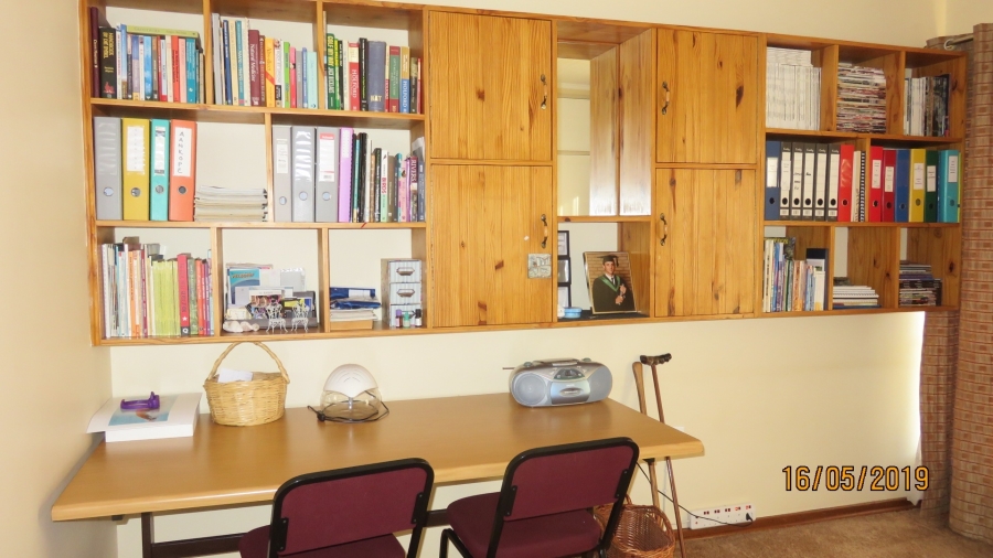 5 Bedroom Property for Sale in Theoville Gauteng