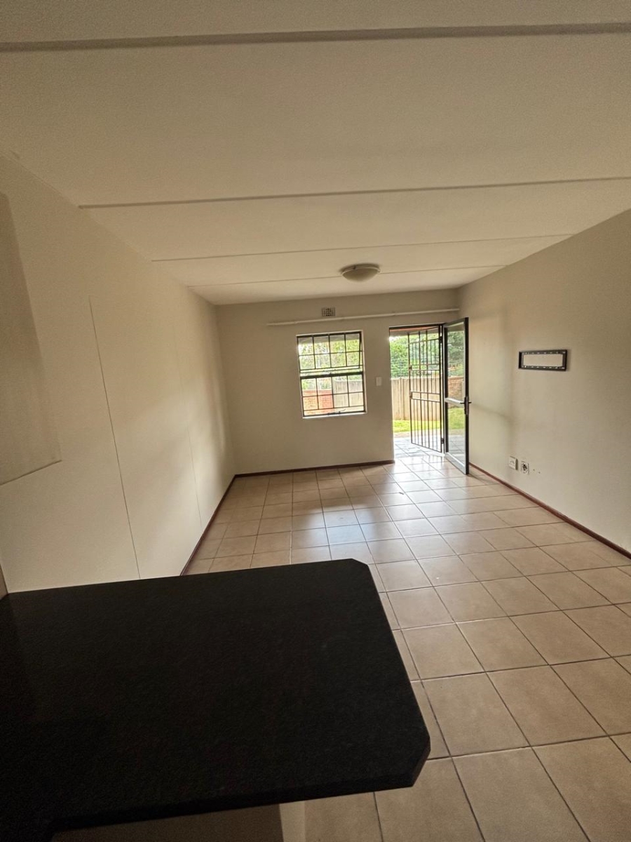To Let 2 Bedroom Property for Rent in Noordwyk Gauteng