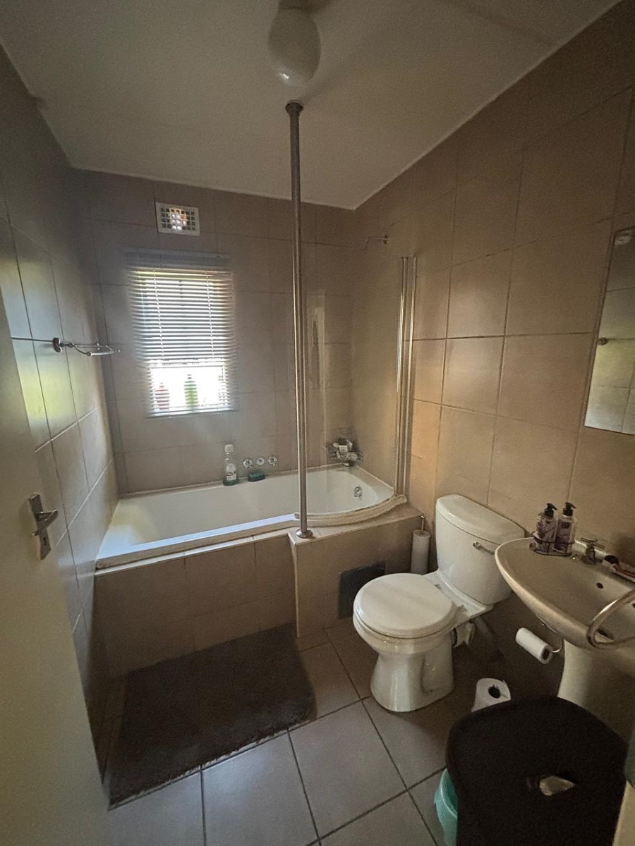 To Let 2 Bedroom Property for Rent in Noordwyk Gauteng