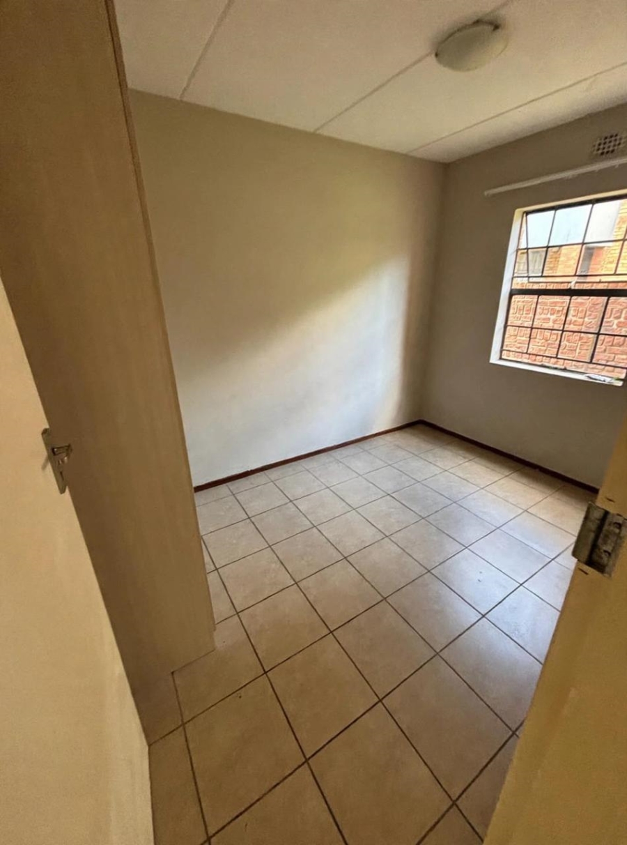To Let 2 Bedroom Property for Rent in Noordwyk Gauteng