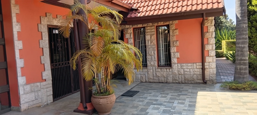 5 Bedroom Property for Sale in Pretoria North Gauteng