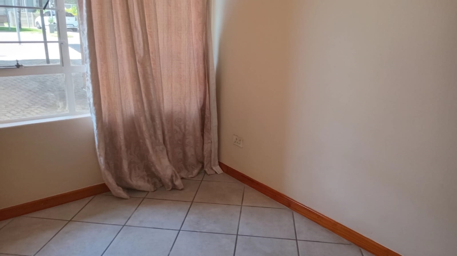 2 Bedroom Property for Sale in Glen Marais Gauteng