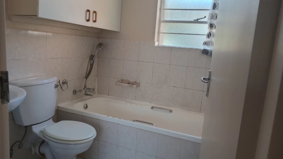 2 Bedroom Property for Sale in Glen Marais Gauteng