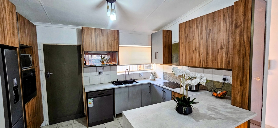 2 Bedroom Property for Sale in Waldrift Gauteng