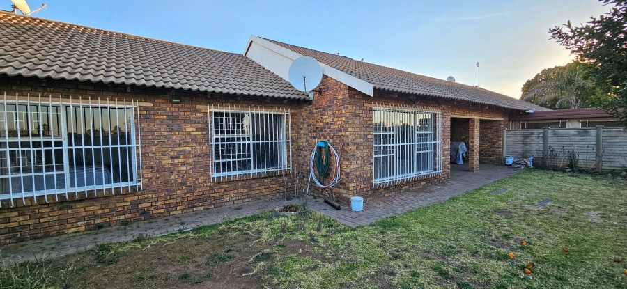 2 Bedroom Property for Sale in Waldrift Gauteng