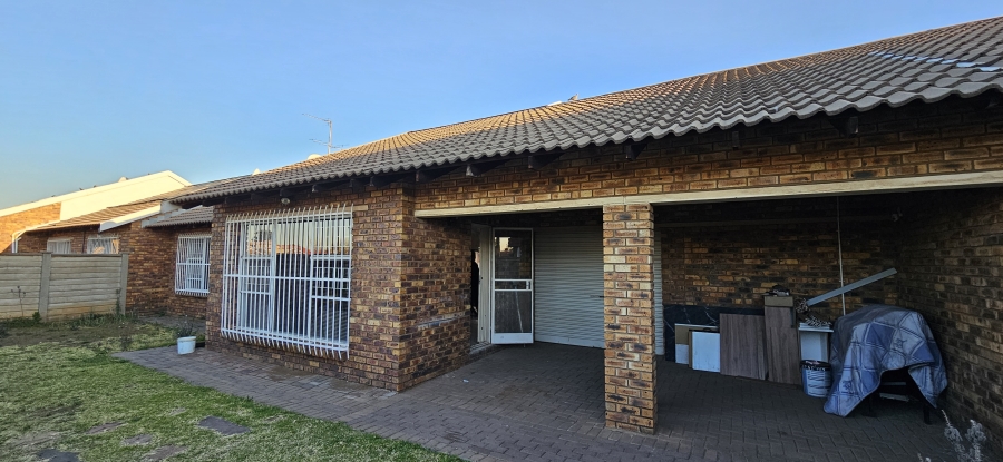 2 Bedroom Property for Sale in Waldrift Gauteng
