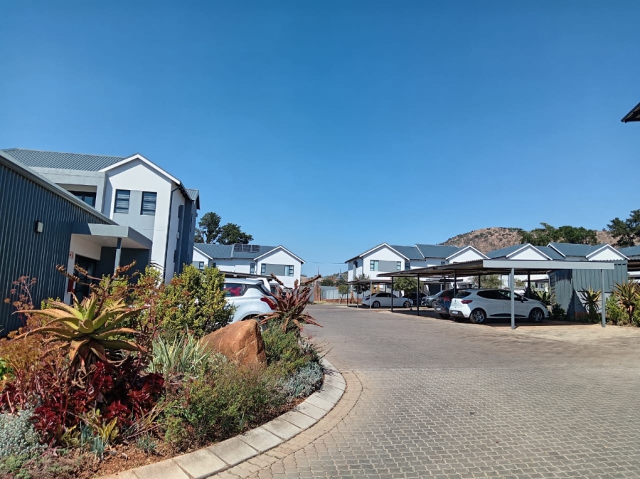 To Let 2 Bedroom Property for Rent in Pinehaven Gauteng