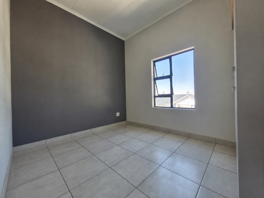 To Let 2 Bedroom Property for Rent in Pinehaven Gauteng