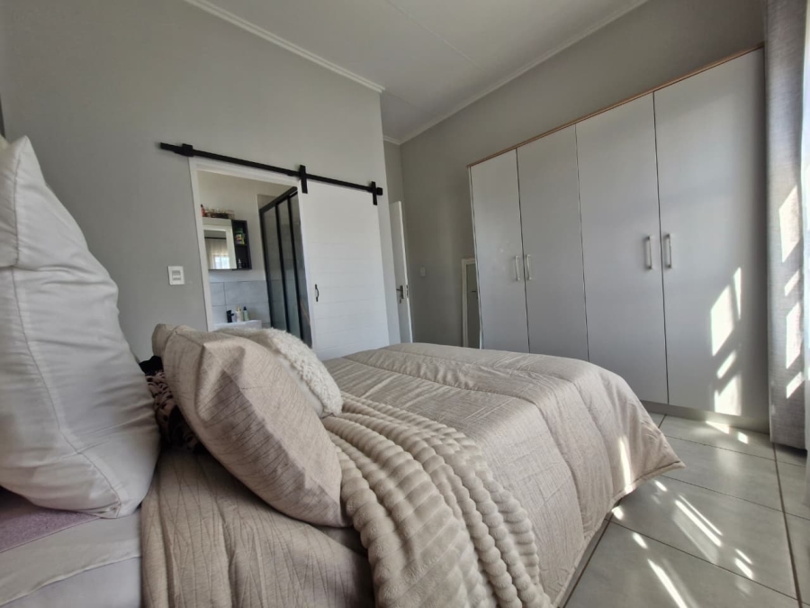To Let 2 Bedroom Property for Rent in Pinehaven Gauteng