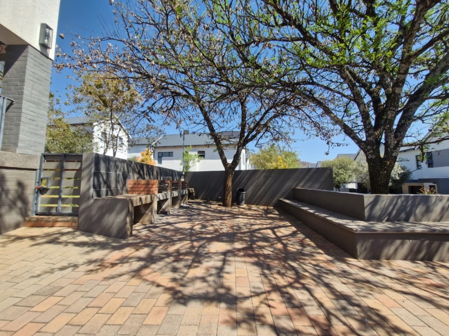 To Let 2 Bedroom Property for Rent in Pinehaven Gauteng