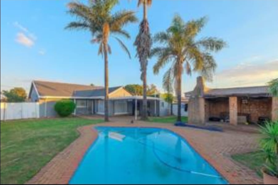 3 Bedroom Property for Sale in Lindhaven Gauteng