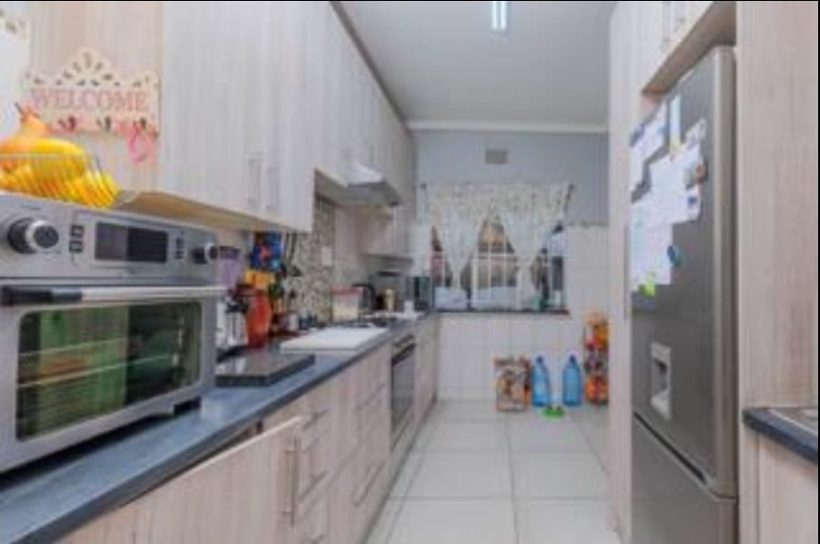 3 Bedroom Property for Sale in Lindhaven Gauteng
