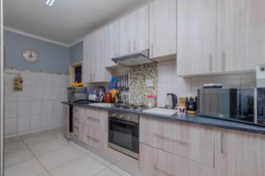3 Bedroom Property for Sale in Lindhaven Gauteng