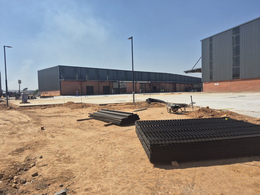To Let Commercial Property for Rent in Gosforth Park Gauteng