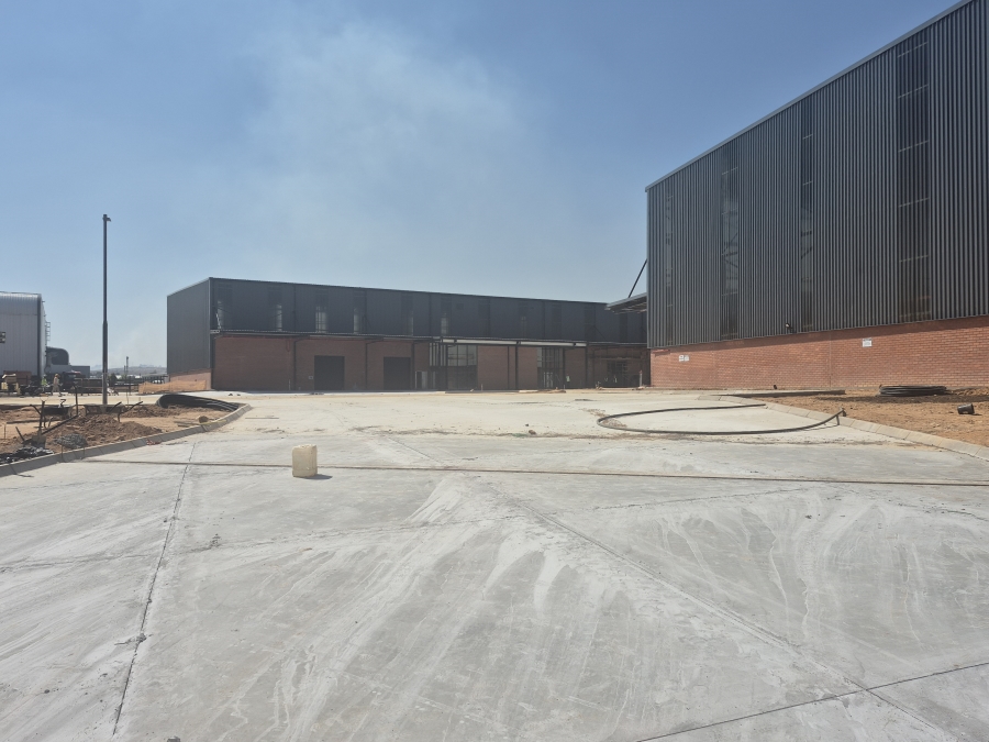 To Let Commercial Property for Rent in Gosforth Park Gauteng