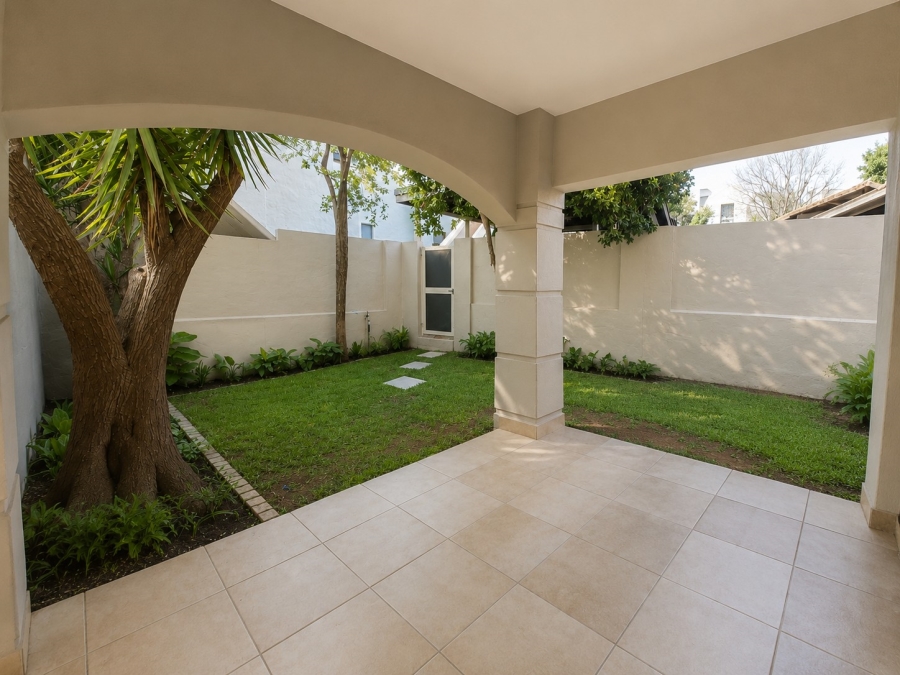 1 Bedroom Property for Sale in Douglasdale Gauteng