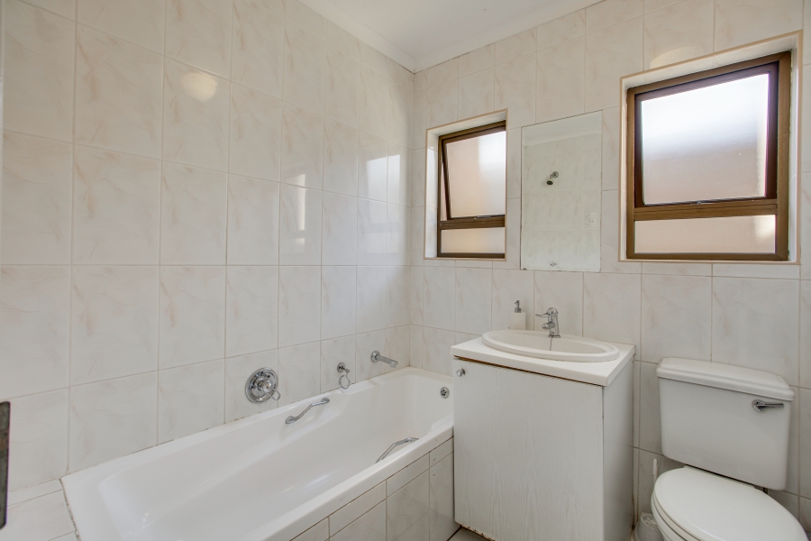 4 Bedroom Property for Sale in Beverley Gauteng