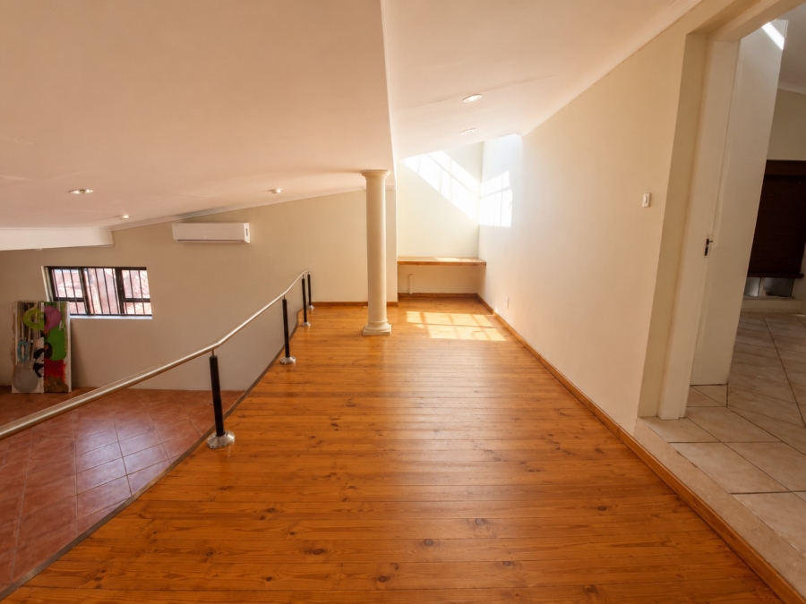 To Let 2 Bedroom Property for Rent in Bryanston Gauteng