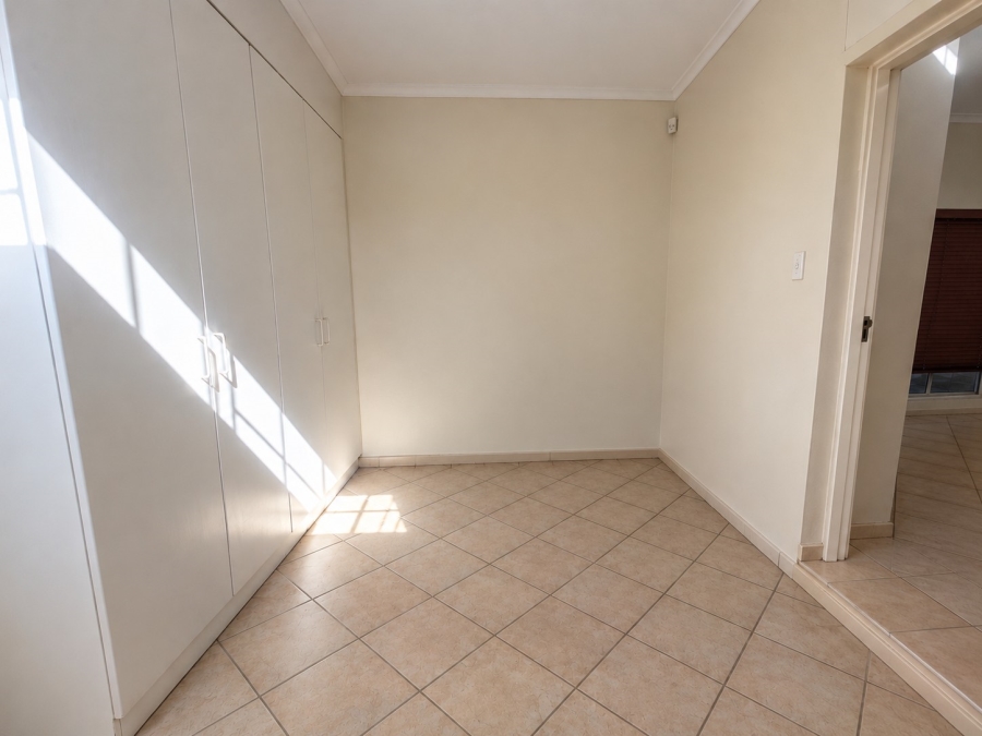 To Let 2 Bedroom Property for Rent in Bryanston Gauteng