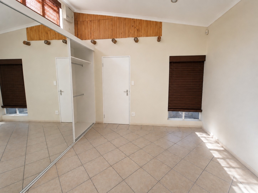 To Let 2 Bedroom Property for Rent in Bryanston Gauteng