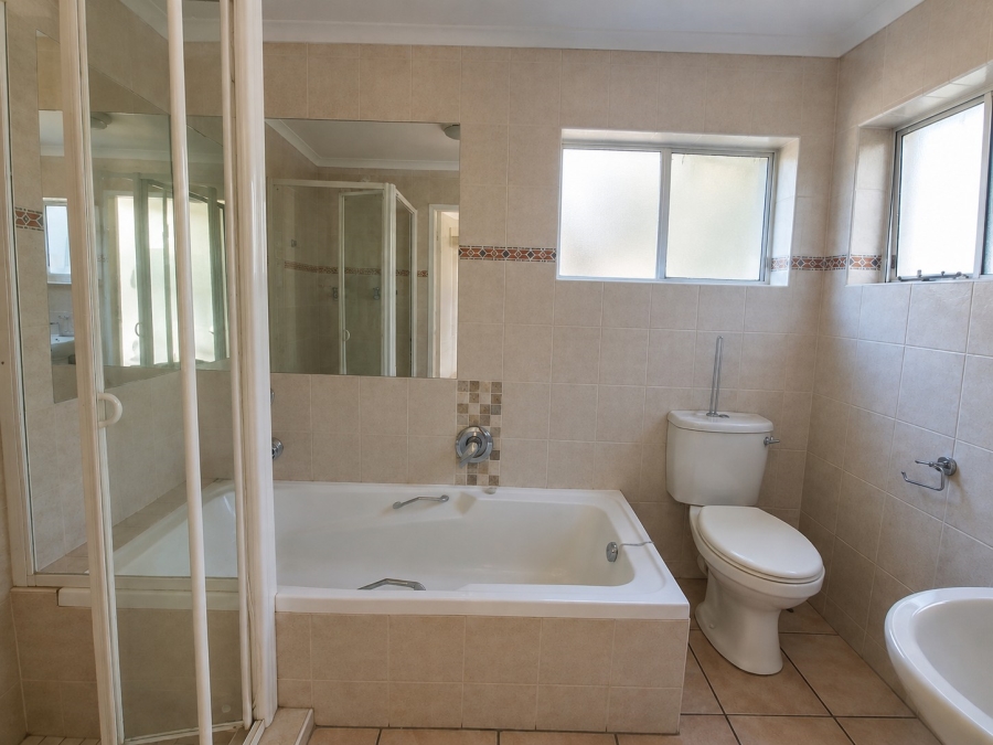 To Let 2 Bedroom Property for Rent in Bryanston Gauteng