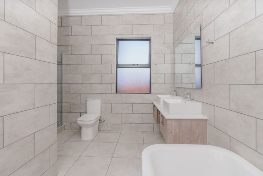 3 Bedroom Property for Sale in Six Fountains Estate Gauteng