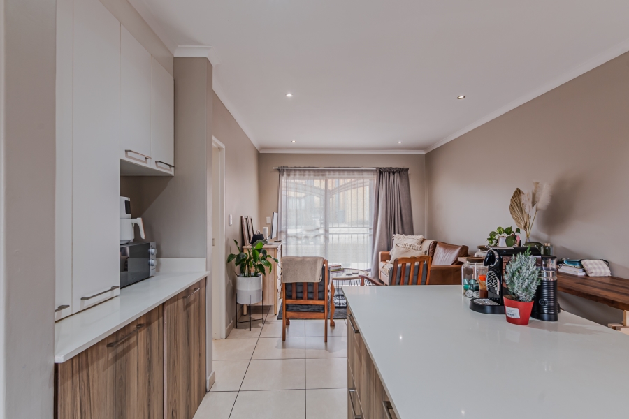 1 Bedroom Property for Sale in Die Hoewes Gauteng