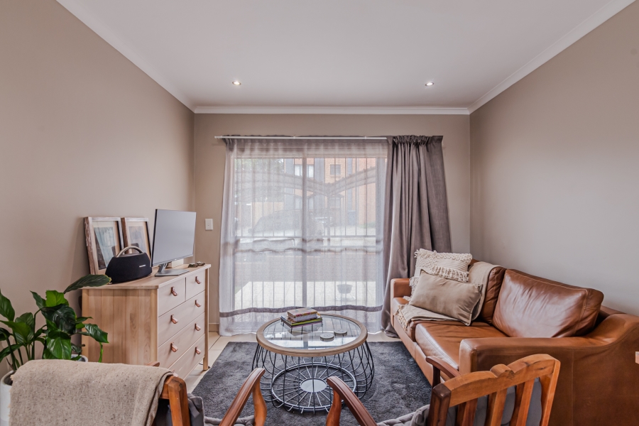1 Bedroom Property for Sale in Die Hoewes Gauteng