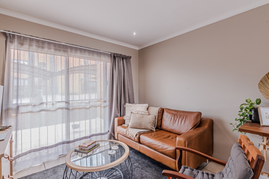 1 Bedroom Property for Sale in Die Hoewes Gauteng
