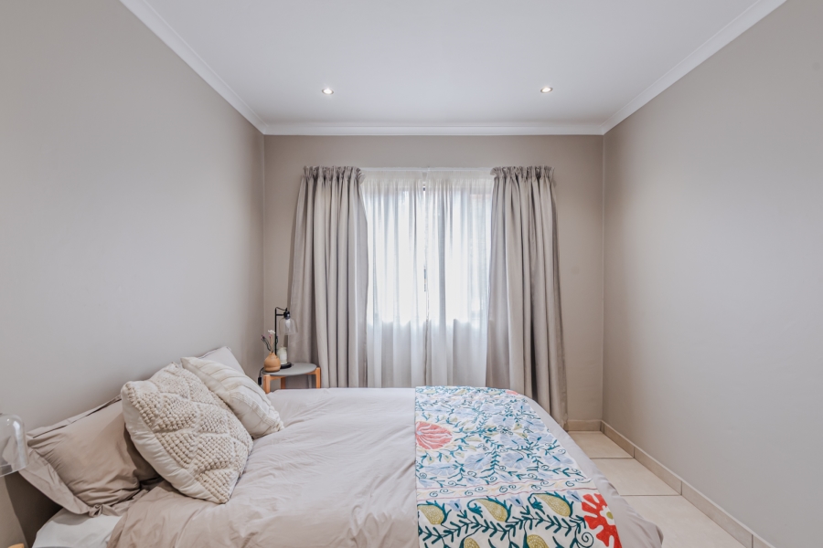 1 Bedroom Property for Sale in Die Hoewes Gauteng
