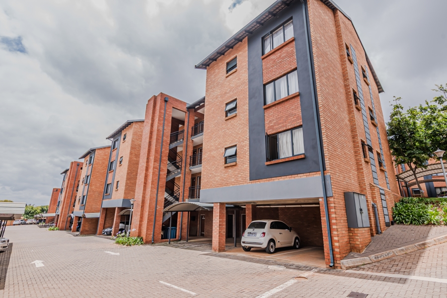 1 Bedroom Property for Sale in Die Hoewes Gauteng