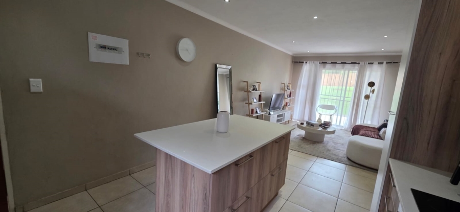 2 Bedroom Property for Sale in Die Hoewes Gauteng