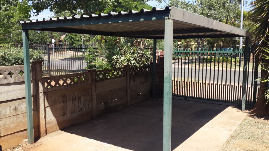 To Let 1 Bedroom Property for Rent in Moregloed Gauteng