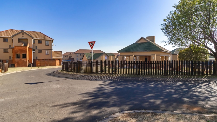 2 Bedroom Property for Sale in Terenure Gauteng