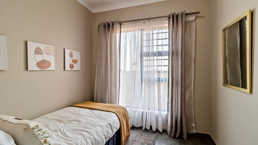 3 Bedroom Property for Sale in Toekomsrus Gauteng