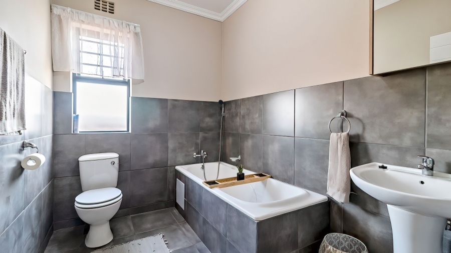 3 Bedroom Property for Sale in Toekomsrus Gauteng