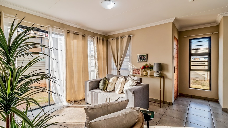 3 Bedroom Property for Sale in Toekomsrus Gauteng