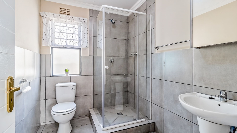 3 Bedroom Property for Sale in Toekomsrus Gauteng