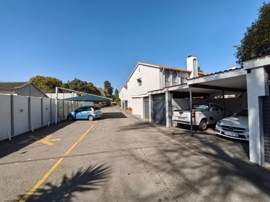3 Bedroom Property for Sale in Klippoortje Gauteng