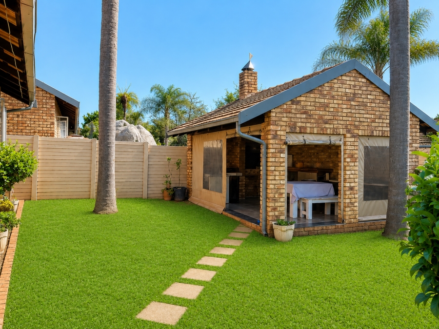 3 Bedroom Property for Sale in Rooihuiskraal North Gauteng