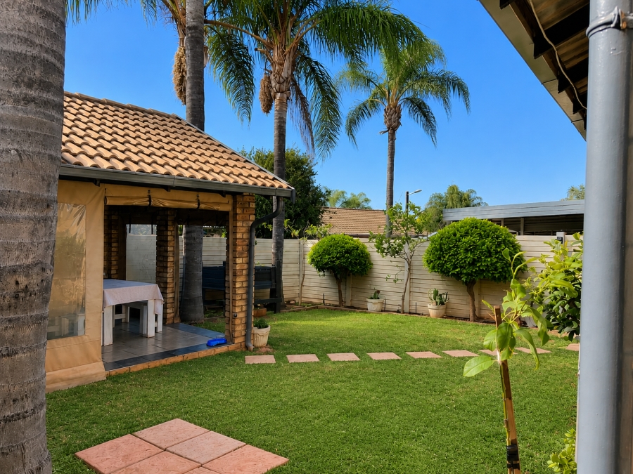 3 Bedroom Property for Sale in Rooihuiskraal North Gauteng