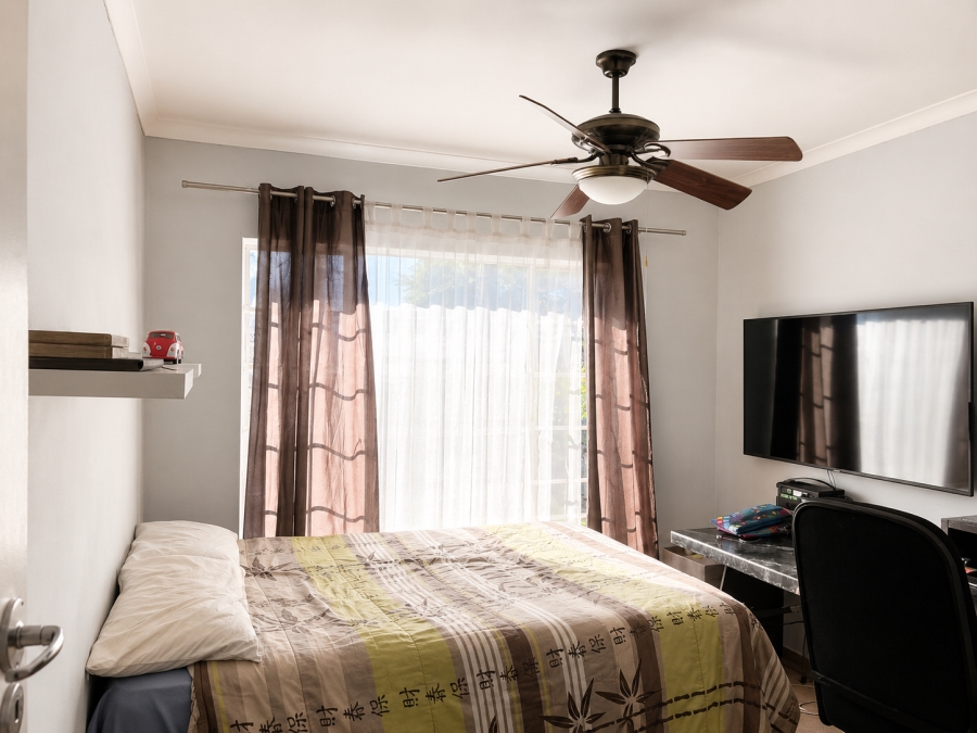 3 Bedroom Property for Sale in Rooihuiskraal North Gauteng