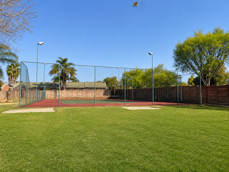 3 Bedroom Property for Sale in Rooihuiskraal North Gauteng