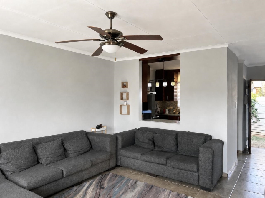 3 Bedroom Property for Sale in Rooihuiskraal North Gauteng