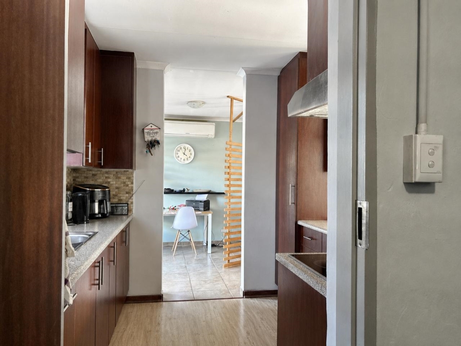 3 Bedroom Property for Sale in Rooihuiskraal North Gauteng
