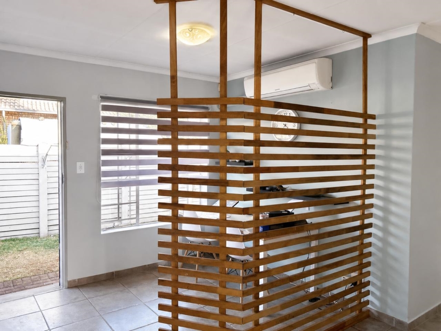 3 Bedroom Property for Sale in Rooihuiskraal North Gauteng