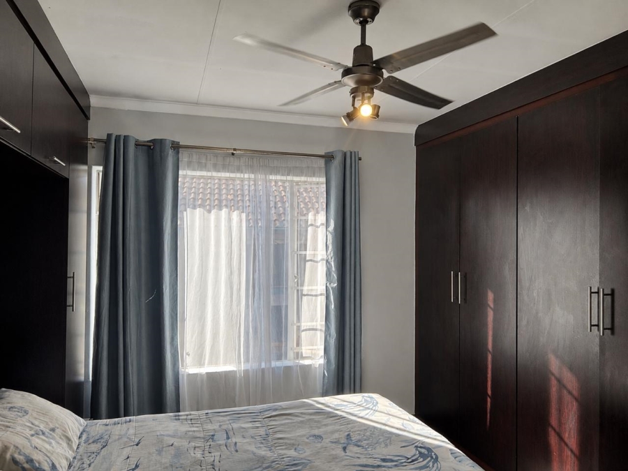 3 Bedroom Property for Sale in Rooihuiskraal North Gauteng