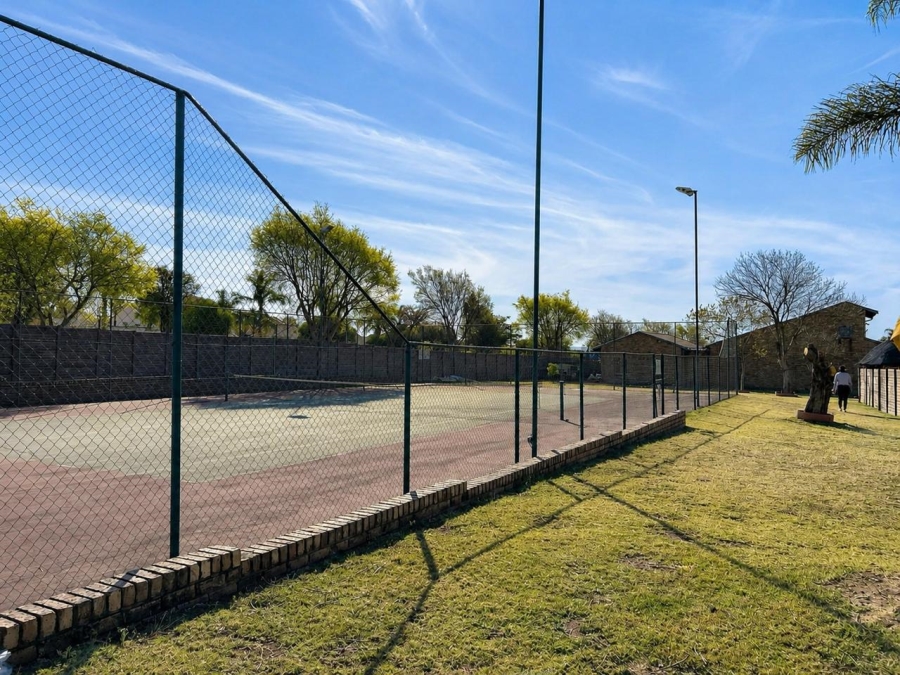 3 Bedroom Property for Sale in Rooihuiskraal North Gauteng